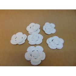 Kwiatki robione na szydełku 4,5cm 6szt białe
